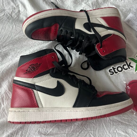 Air Jordan 1 High OG "Satin Black Toe" sneakers - Picture 2 of 6